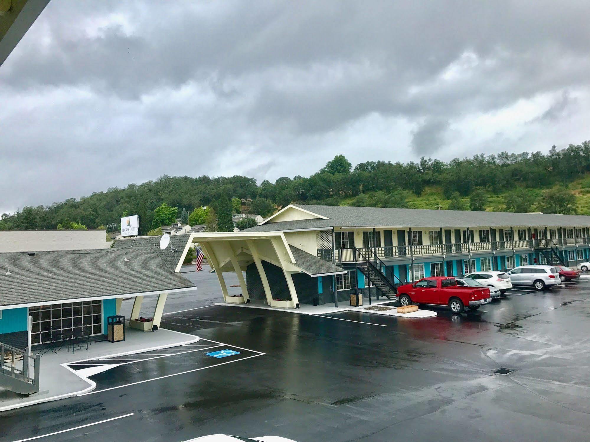 Rosewood Inn & Suites Roseburg Exterior photo